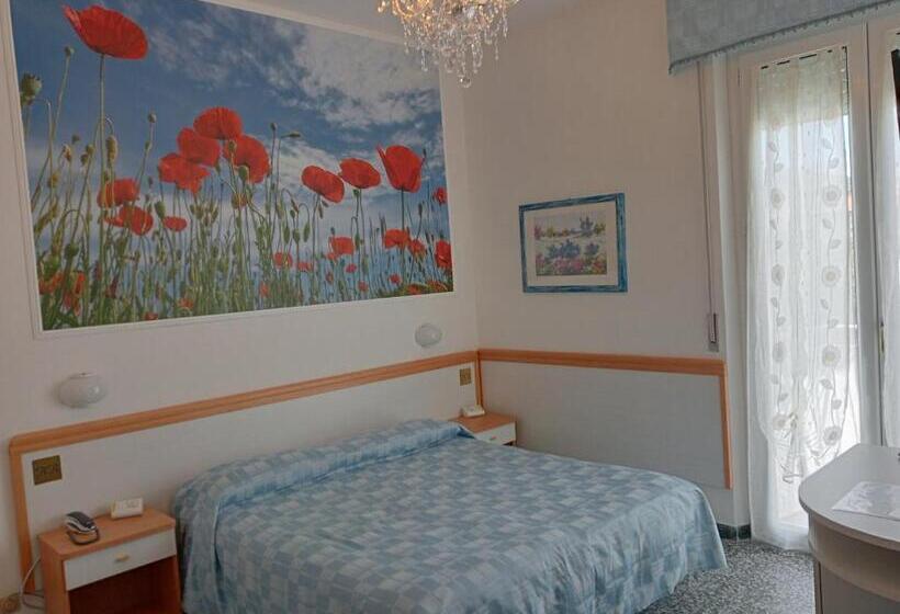 غرفة ديلوكس مزودة بشرفة, Rosa Meublè