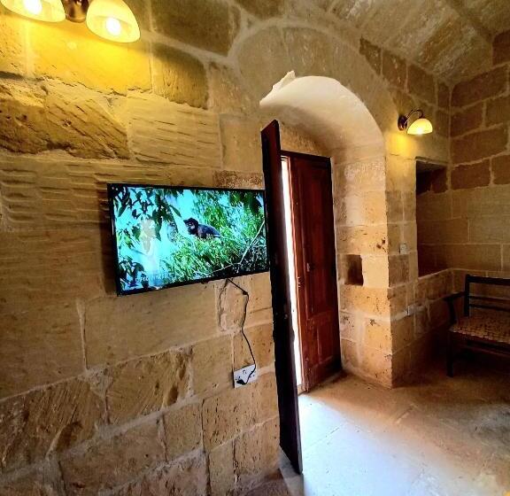 اتاق استاندارد با چشم‌انداز باغ, Majsi Indoor Heated Pool B&b