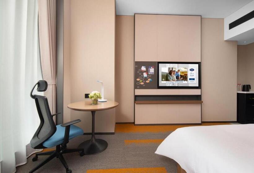 Номер Комфорт, Hampton By Hilton Foshan Beijiao
