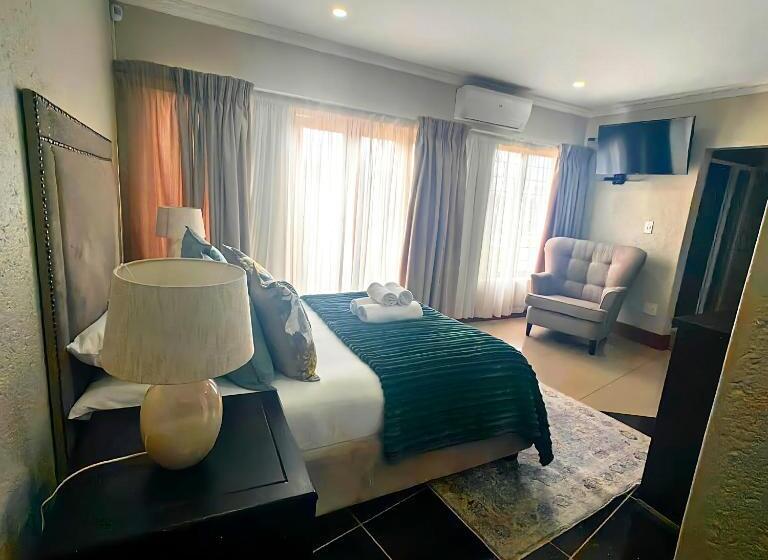 디럭스 룸, Indlovu Guesthouse