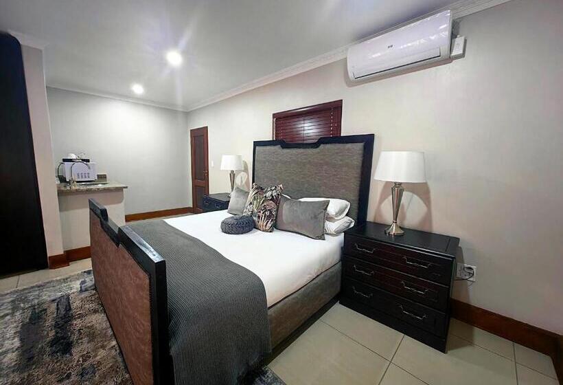 디럭스 트리플 룸, Indlovu Guesthouse