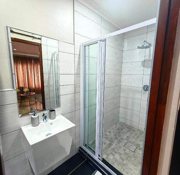 디럭스 트리플 룸, Indlovu Guesthouse