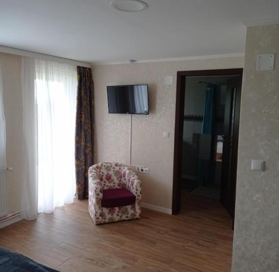 Трехместный Номер Стандарт с Балконом, Casa Borza