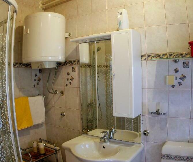 اتاق لوکس, Rooms Beros