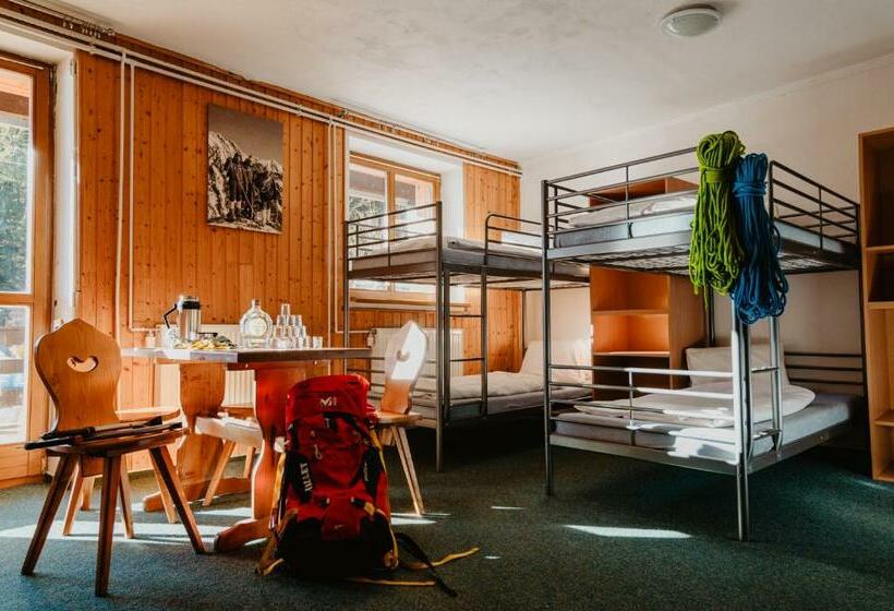 Кровать в Общей Комнате, Horský Hotel Popradské Pleso