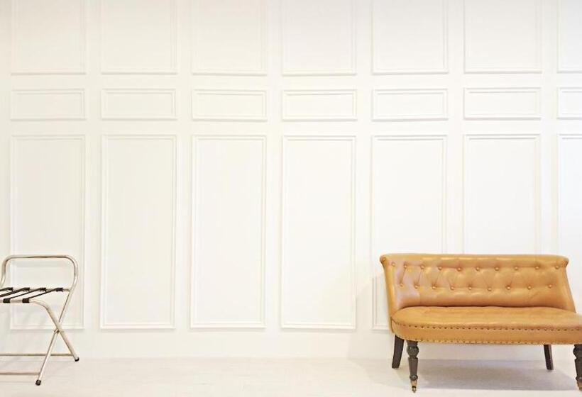 Family Suite, Creator