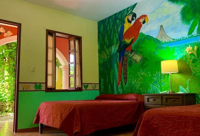 带2个双人床的标准工作室, Gardenhotel Macan Ché B&b
