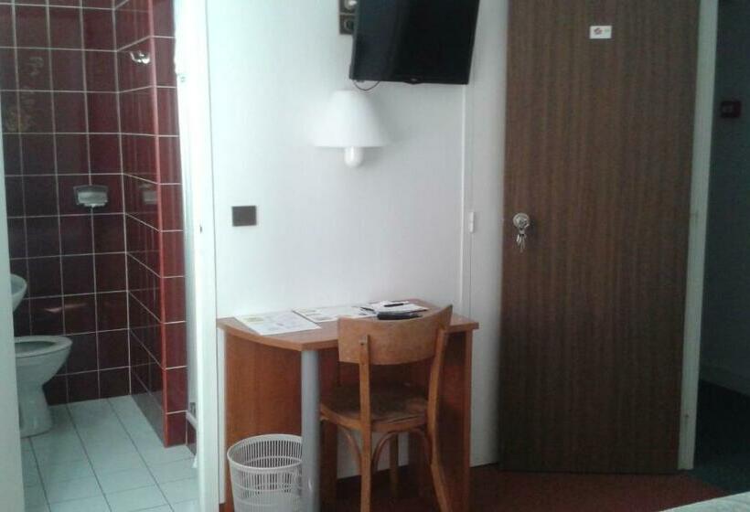 اتاق استاندارد با چشم‌انداز, Hôtel Restaurant Le Pavillon