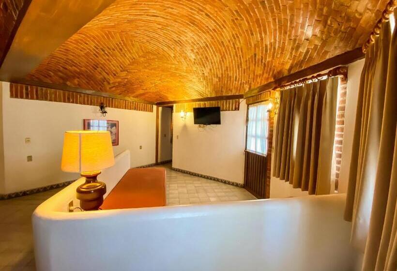 スタンダードスタジオ, Suites Paraiso Tequis