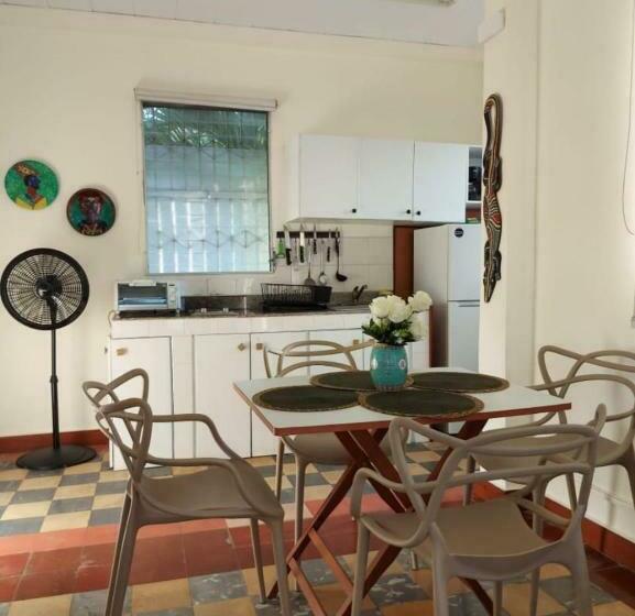Семейный Номер, Casa Congo & Casa Rayo Verde   Restaurante   Galeria De Arte