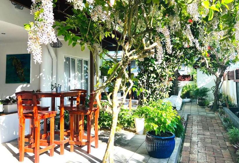 اتاق استاندارد یک تخته با بالکن, Villa Famiri Boutique