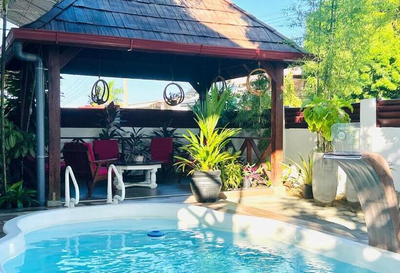 اتاق استاندارد با بالکن, Villa Famiri Boutique