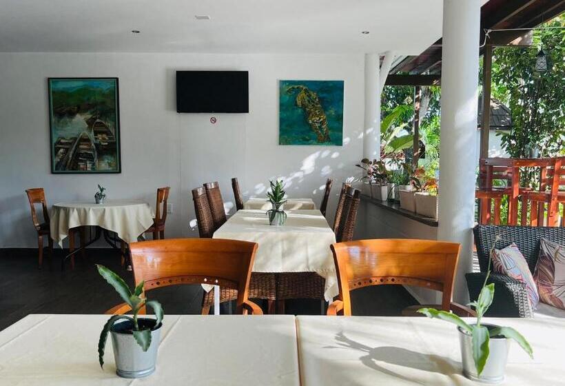 اتاق استاندارد با بالکن, Villa Famiri Boutique