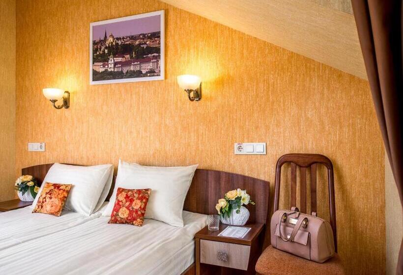 اتاق استاندارد با بالکن, &spa Pysanka, готель писанка, 3 сауни та джакузі   індивідуальний відпочинок у спа