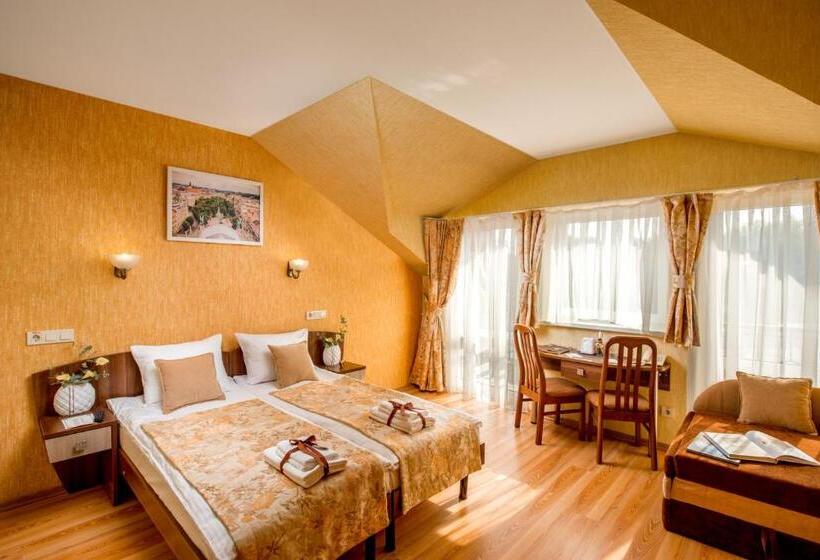 经济房, &spa Pysanka, готель писанка, 3 сауни та джакузі   індивідуальний відпочинок у спа
