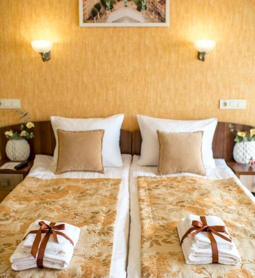 经济房, &spa Pysanka, готель писанка, 3 сауни та джакузі   індивідуальний відпочинок у спа