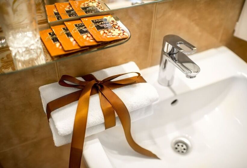 اتاق استاندارد با بالکن, &spa Pysanka, готель писанка, 3 сауни та джакузі   індивідуальний відпочинок у спа
