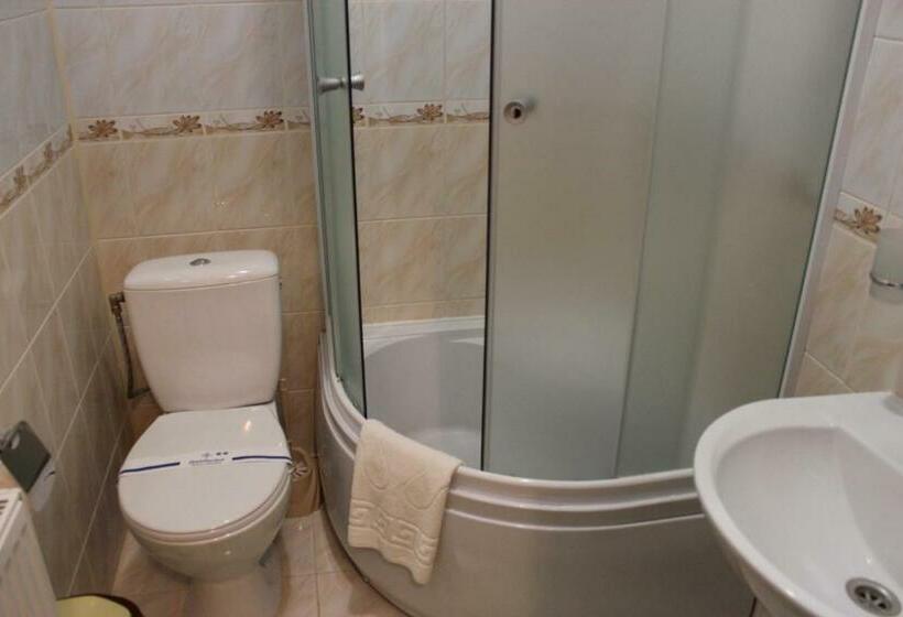 اتاق خانوادگی, Yunist