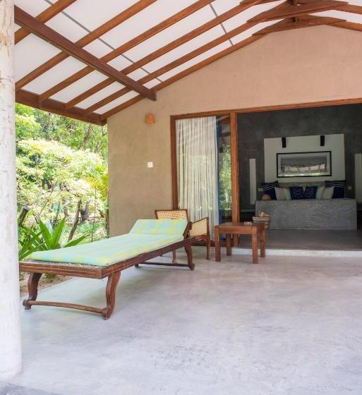 Вилла 1 Спальня Вид на Море, Nagenahira Beach Villa