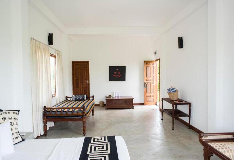 Студио Стандарт с Террасой, Nagenahira Beach Villa