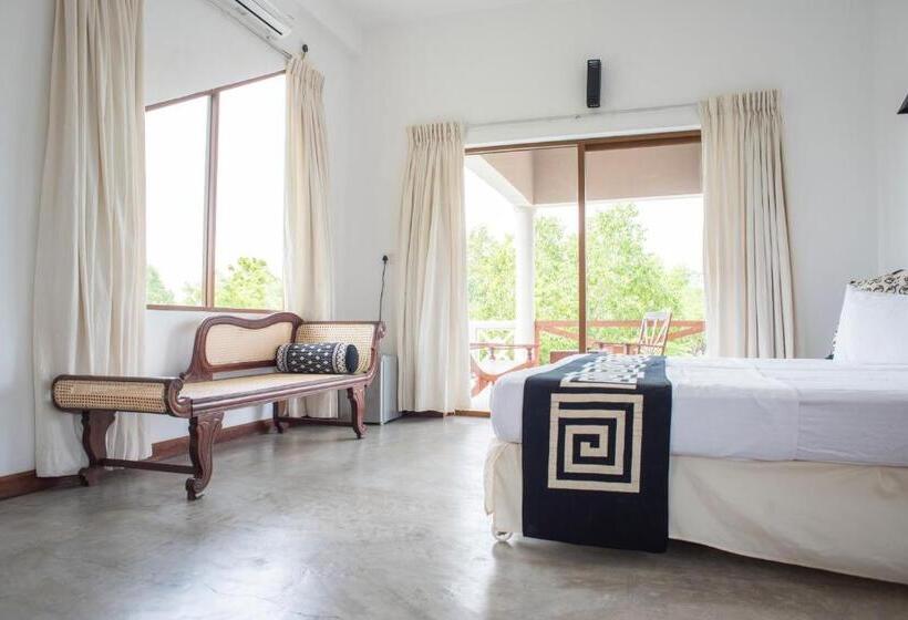إستوديو قياسى مزودة بتراس, Nagenahira Beach Villa