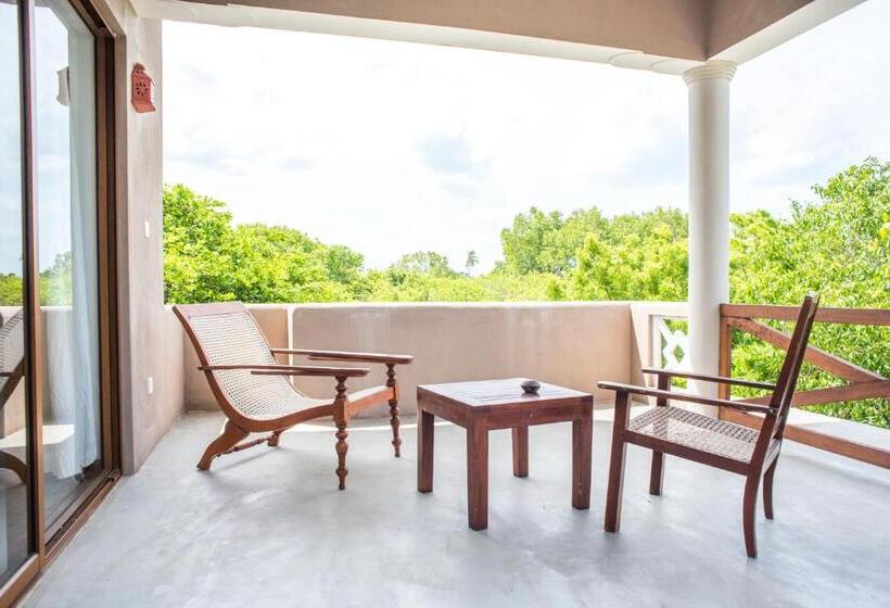 Студио Стандарт с Террасой, Nagenahira Beach Villa