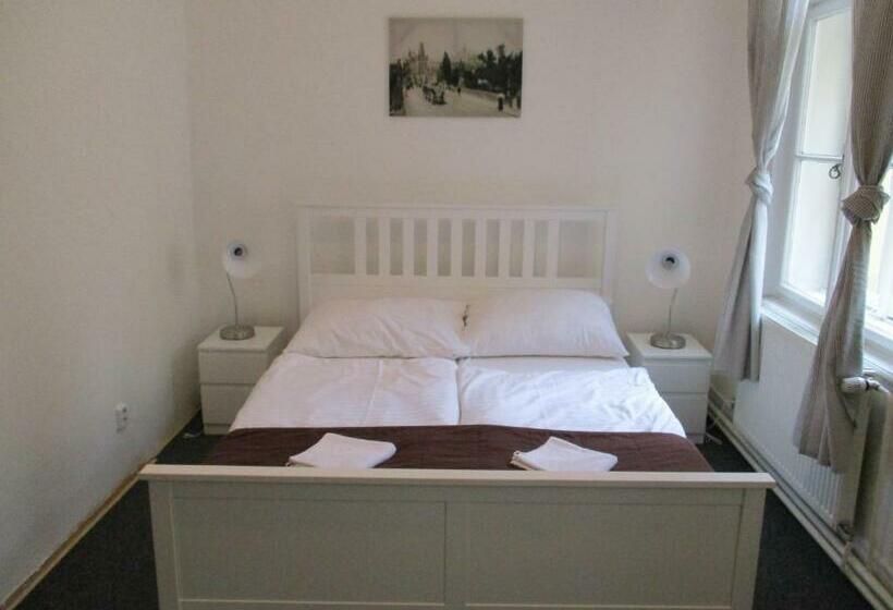 Quarto Estandar Banheiro Compartilhado, Hostel Franz Kafka