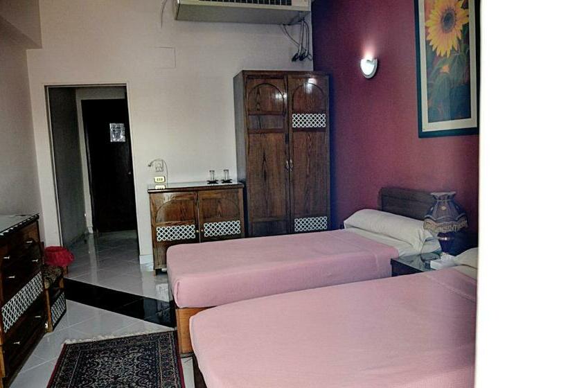 Camera Standard Individuale, Minya Compound Of The Armed Forces