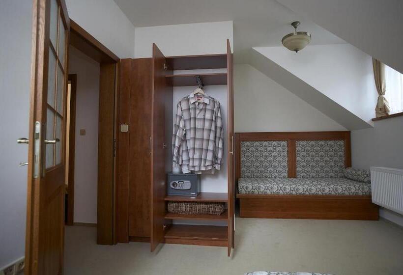 سوییت, Pension Konopiste