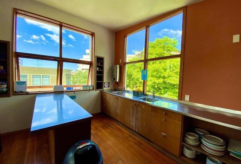 اتاق استاندارد, On Top Backpackers