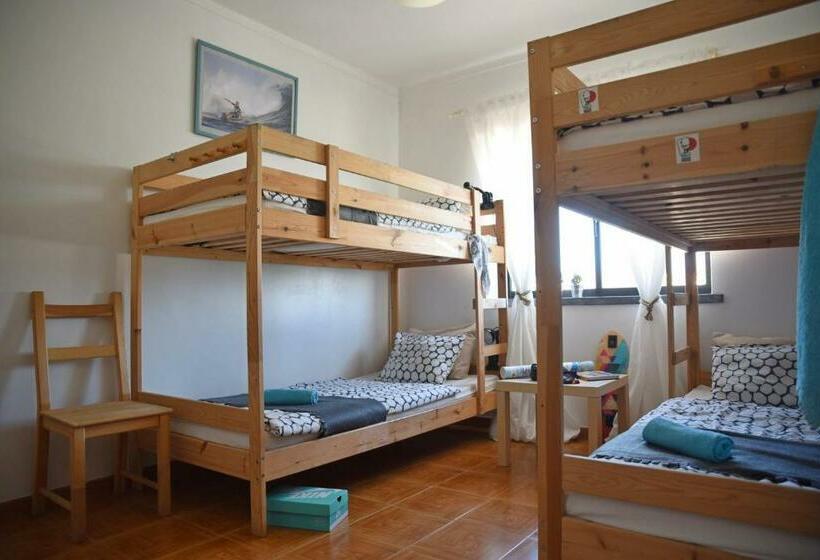Четырехместный Номер Стандарт, Surf House Peniche