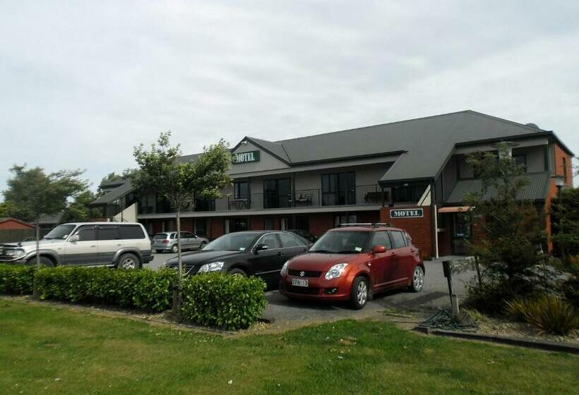 패밀리 룸, Darfield Motel
