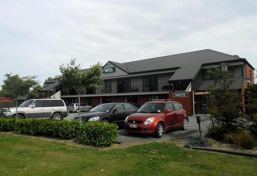디럭스 스튜디오, Darfield Motel