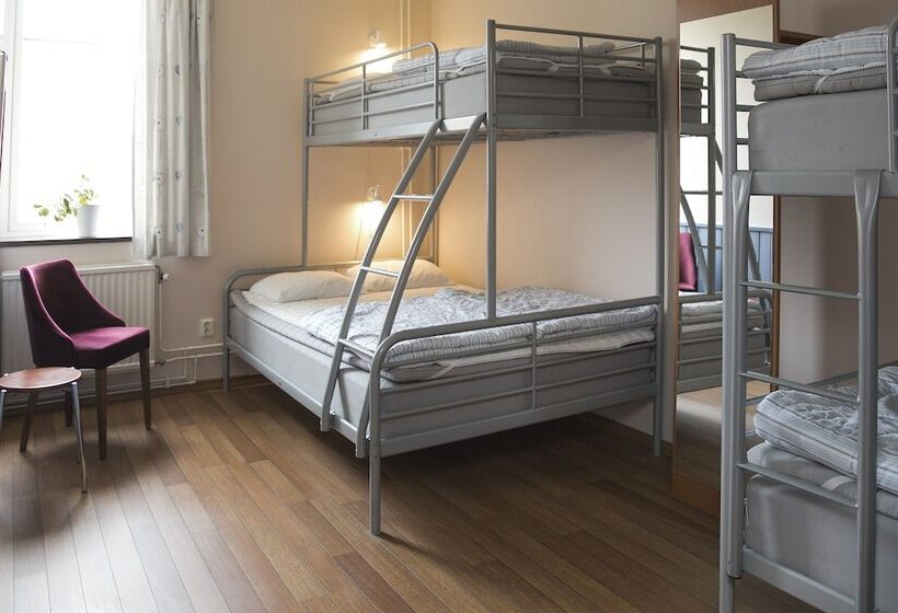 اتاق خانوادگی با سرویس بهداشتی مشترک, Kvibergs Vandrarhem   Hostel