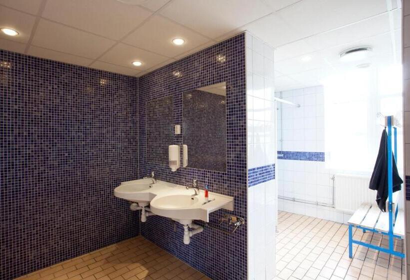 اتاق استاندارد چهارنفره با سرویس بهداشتی مشترک, Kvibergs Vandrarhem   Hostel