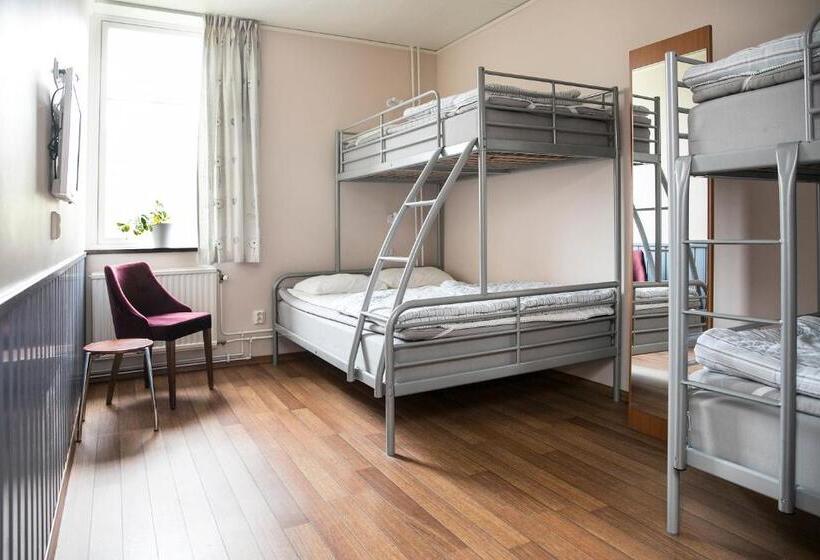 اتاق خانوادگی با سرویس بهداشتی مشترک, Kvibergs Vandrarhem   Hostel