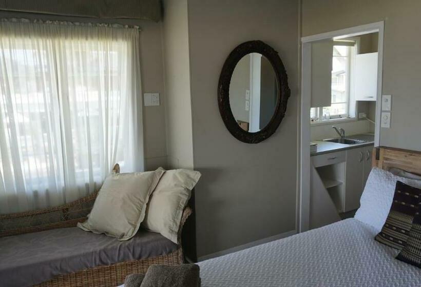 Люкс Вид на Море, Nana Glads Beachfront Accommodation