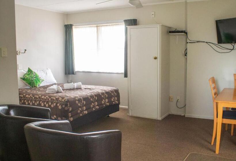 Студия Стандарт, Palm Motel Waihi