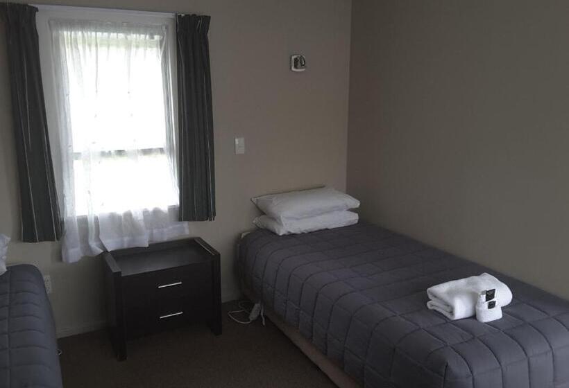 Студия Стандарт, Palm Motel Waihi