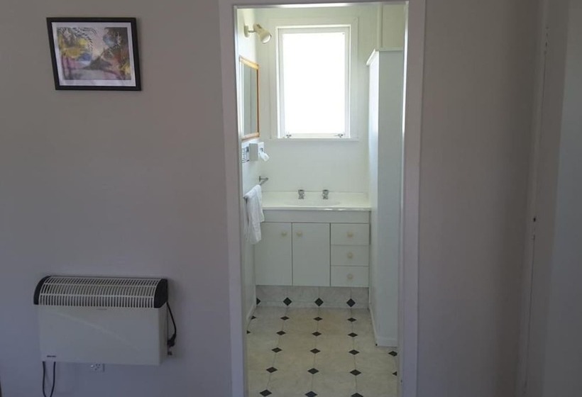 Студия Стандарт, Palm Motel Waihi