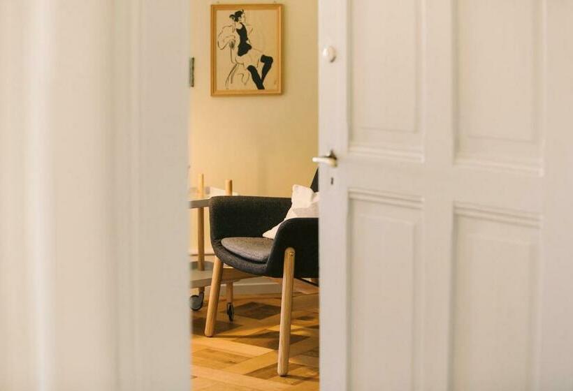 اتاق استاندارد, B&b The B
