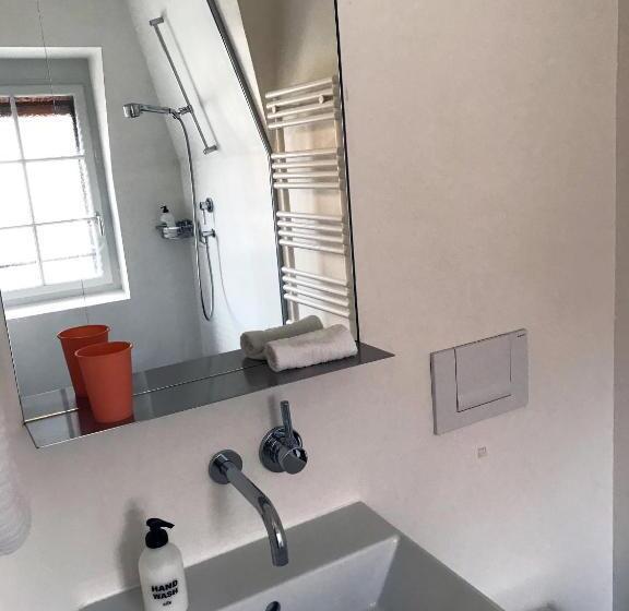 اتاق استاندارد یک نفره, B&b The B