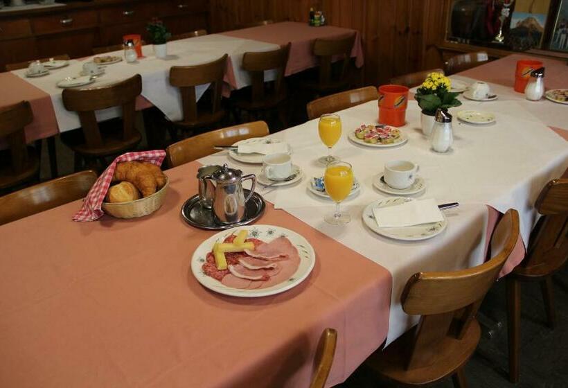 Номер Стандарт, Restaurant Alpina