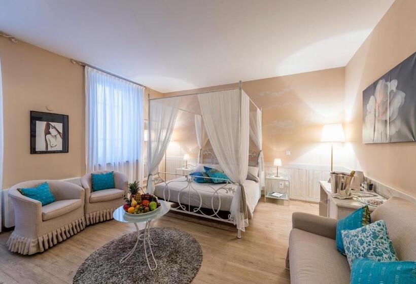 Superior room with lake view, Albergo Ristorante La Palma