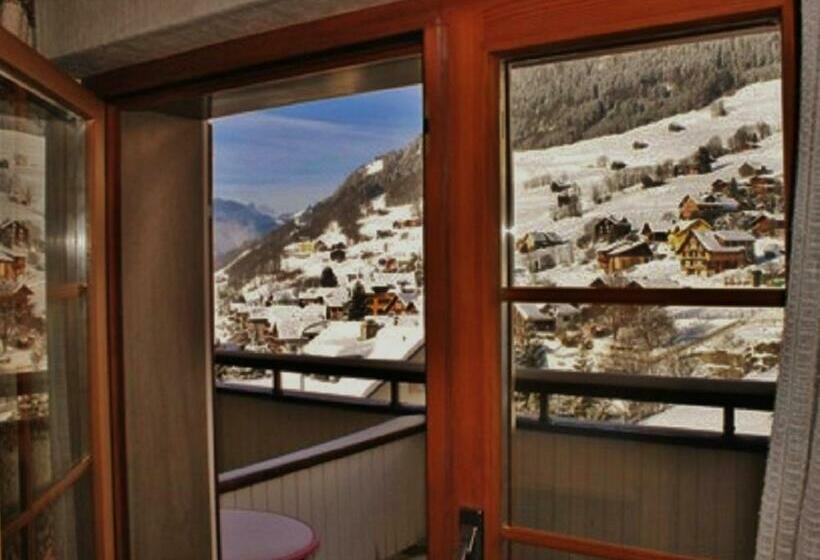 Номер Стандарт с Балконом, Heidi Guesthouse Amden Sternen