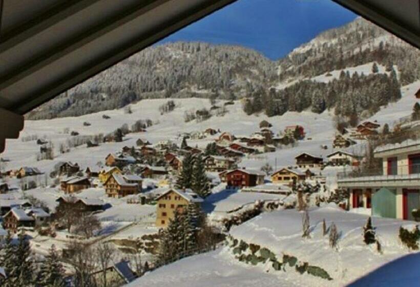 اتاق استاندارد با بالکن, Heidi Guesthouse Amden Sternen