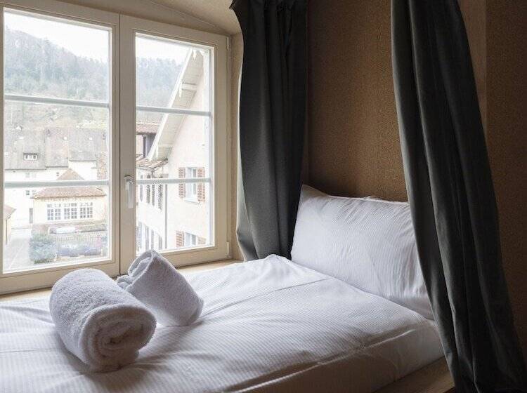 Семейный Номер, Peanut Medieval Lodge