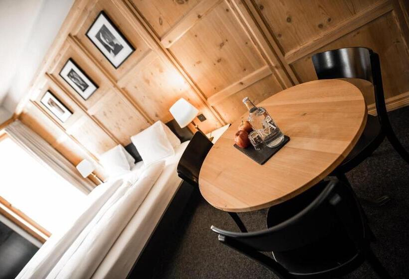 小型套房带阳台, Pensiun Aldier