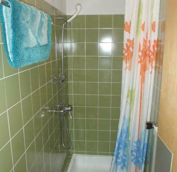 标准单人间共用浴室, Restaurant Stechelberg Bed & Breakfast