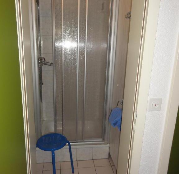 标准单人间共用浴室, Restaurant Stechelberg Bed & Breakfast